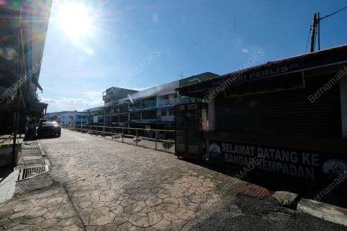 ARKED NIAGA PADANG BESAR