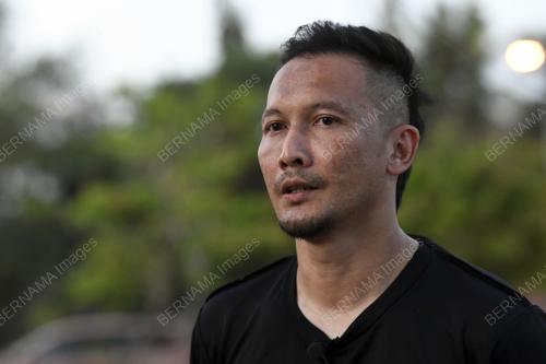 AZMIZI AZMI