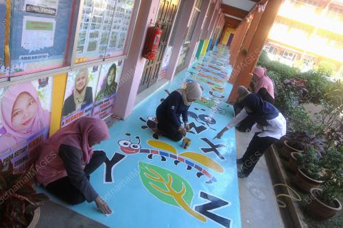 LUKISAN MURAL LANTAI