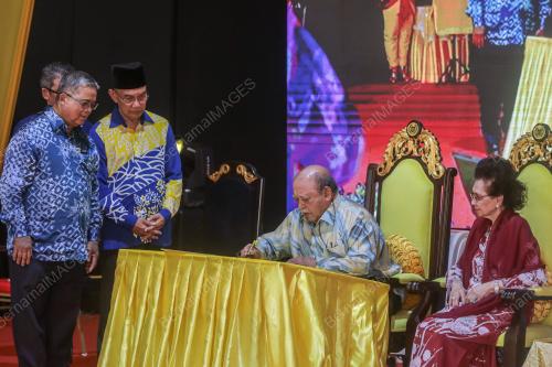 TUANKU SYED SIRAJUDDIN JAMALULLAIL
