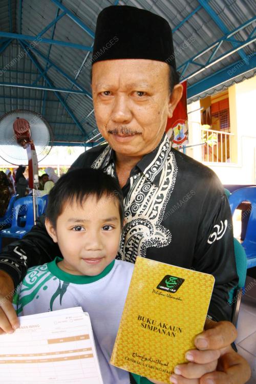 IZZUL AKMAL ISALIWALI