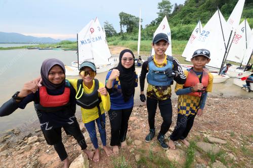 ATLET PERAHU LAYAR PERLIS