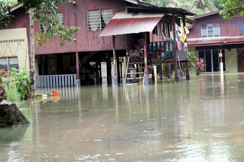 PR03_24122014_PERLIS_BANJIR