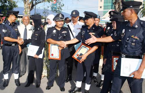 HARI POLIS