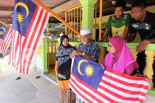PR03_25082016_TEMBAK_KOMUNIS