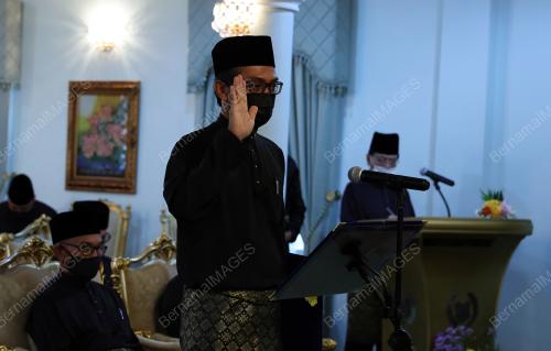 IZIZAM IBRAHIM