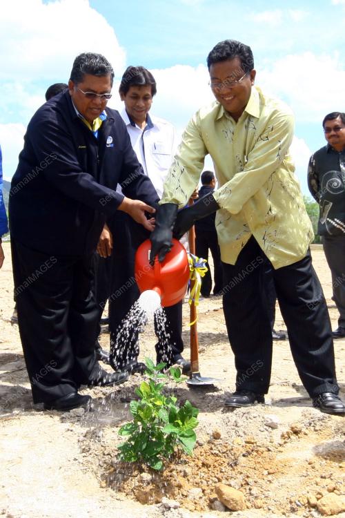KAMARUDIN HUSSIN