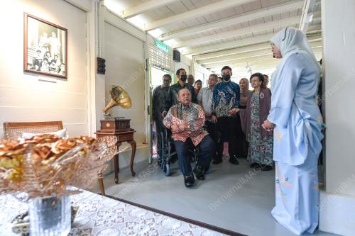 TUANKU SYED SIRAJUDDIN JAMALULLAIL