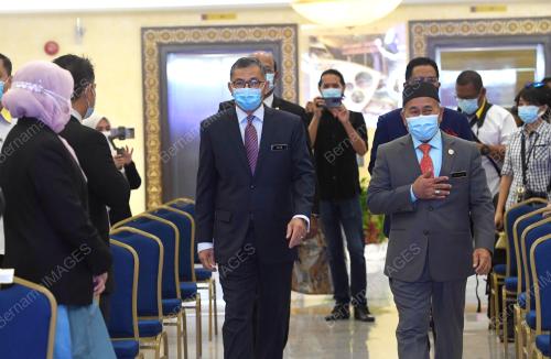 DATUK SERI TUAN IBRAHIM TUAN MAN