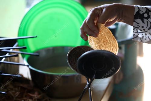 KUIH_KAPIT