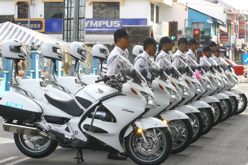 ANGGOTA POLIS TRAFIK