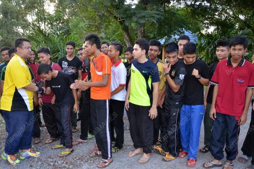 PR04_12082014_TINJAU_RIBUT