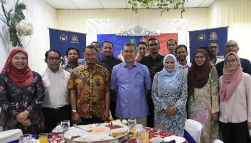 DATUK SERI AZLAN MAN