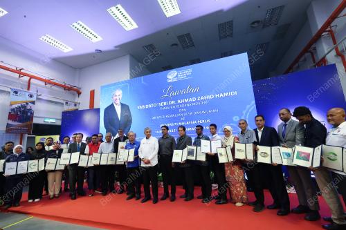 DATUK SERI DR AHMAD ZAHID HAMIDI
