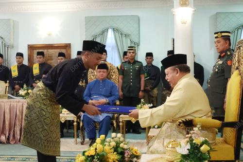TUANKU SYED SIRAJUDDIN PUTRA JAMALULLAIL