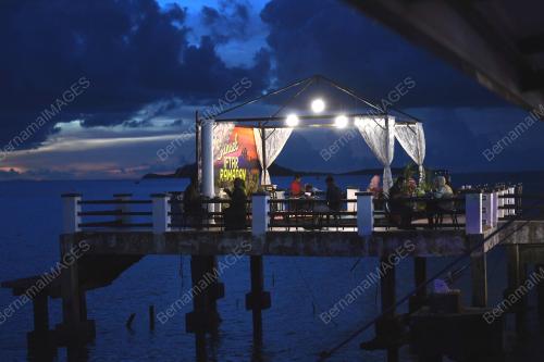 SUNSET IFTAR RAMADAN