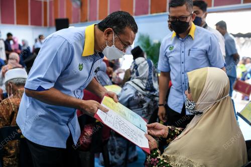 DATUK SERI AZLAN MAN