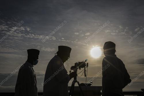 ANAK BULAN ZULHIJJAH