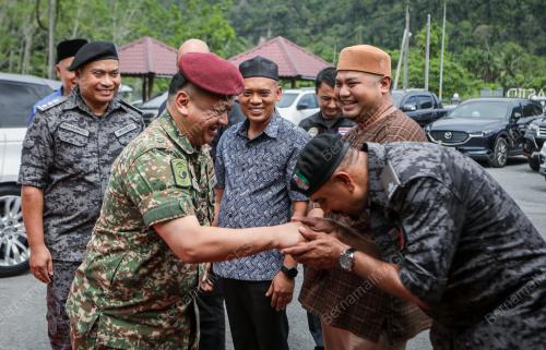 TUANKU SYED FAIZUDDIN PUTRA JAMALULLAIL