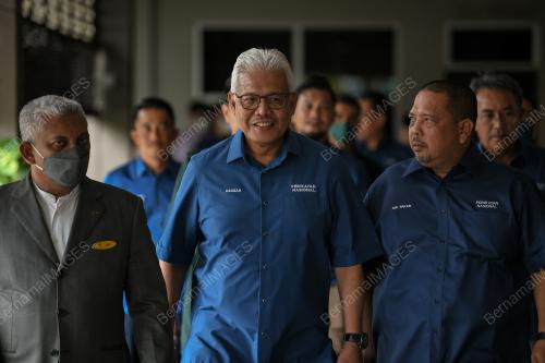 DATUK SERI HAMZAH ZAINUDDIN
