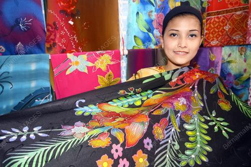 NORHAFIZA SYAHIDA SUHAIMI