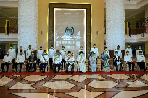 TUANKU SYED SIRAJUDDIN PUTRA JAMALULLAIL