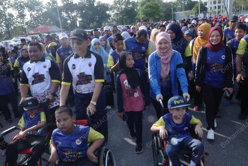 FADHLINA SIDEK