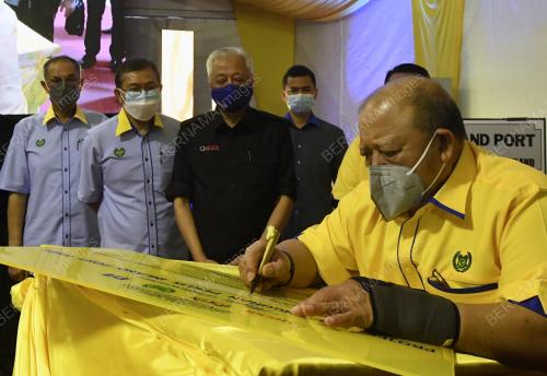 TUANKU SYED SIRAJUDDIN SYED PUTRA JAMALULLAIL