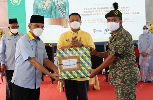 TUANKU SYED FAIZUDDIN PUTRA JAMALULLAIL