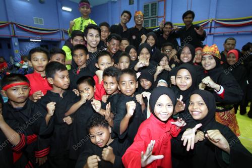PR05_15062001_SILAT_SENI