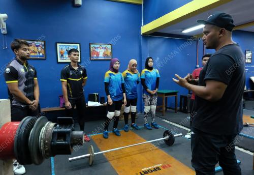 SUKAN ANGKAT BERAT