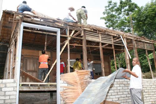 GOTONG-ROYONG MEMBINA RUMAH