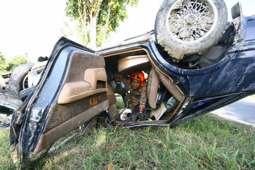 KERETA JATUH SUNGAI