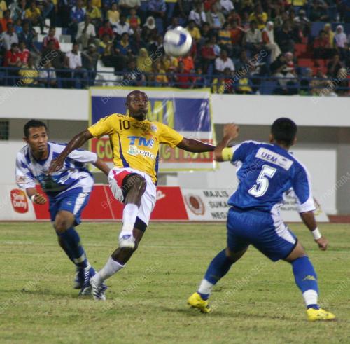 TM PIALA FA 2008