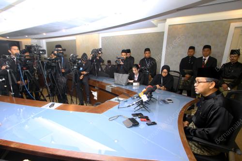 PR05_24052018_AZLAN_MAN