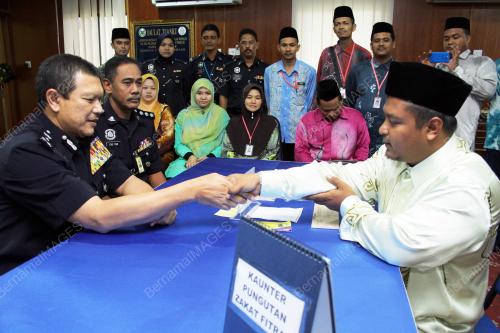 PR05_24072014_ZAKAT_FITRAH