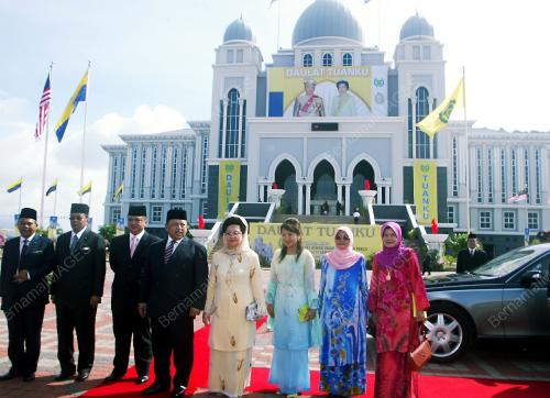 TUANKU SYED SIRAJUDDIN SYED PUTRA