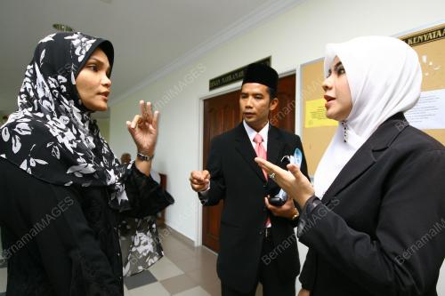 PUTERI NETTY IZMA SAWIJI
