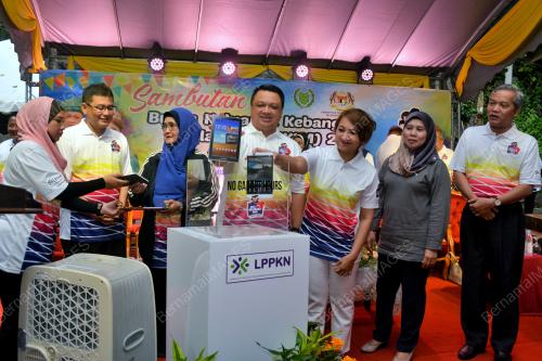 PR06_04112017_BULAN_KELUARGA_BN201711030320