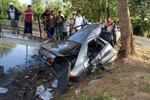 REMAJA KEMALANGAN