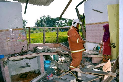 PR06_09082012_LETUPAN_GAS