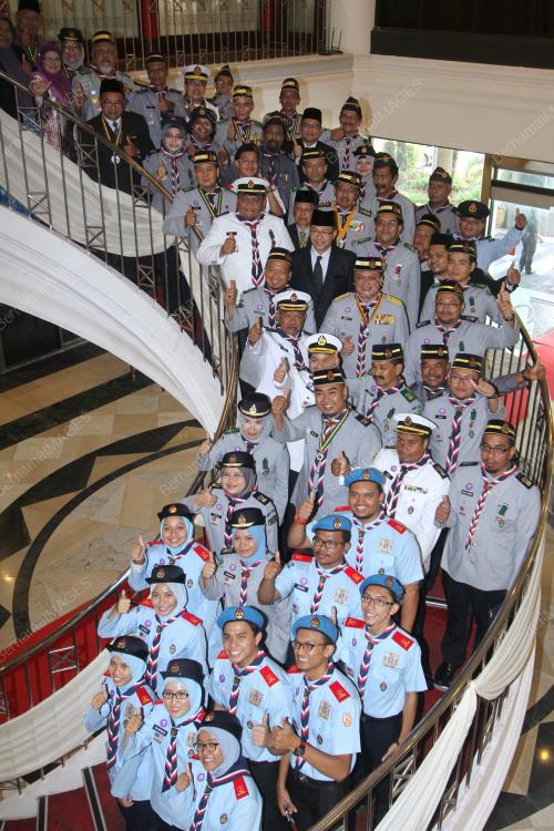 PR06_16112015_PENGAKAP
