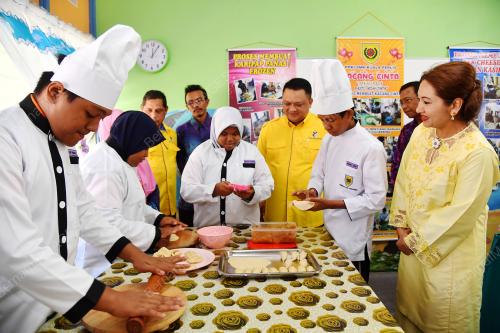 PR06_17022016_TITIAN_KASIH