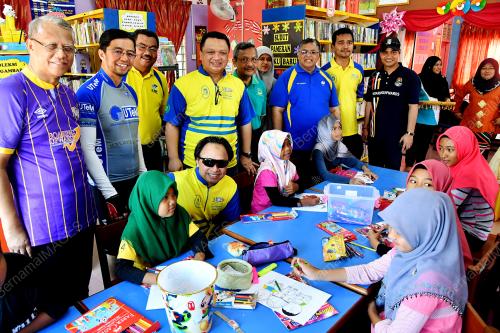 PR06_17032005_CSR_MQA