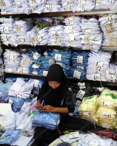 PERSIAPAN KE SEKOLAH