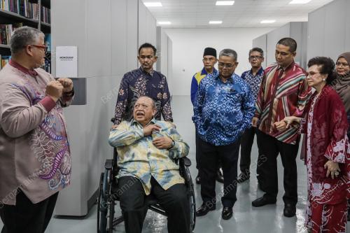 TUANKU SYED SIRAJUDDIN JAMALULLAIL