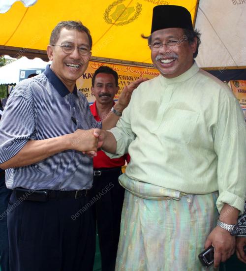 AZMI KHALID