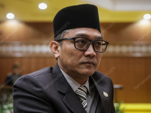 IZIZAM IBRAHIM