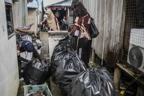 SAMPAH HANYUT