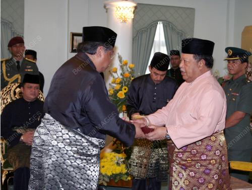 TUANKU SYED SIRAJUDDIN PUTRA JAMALULLAIL